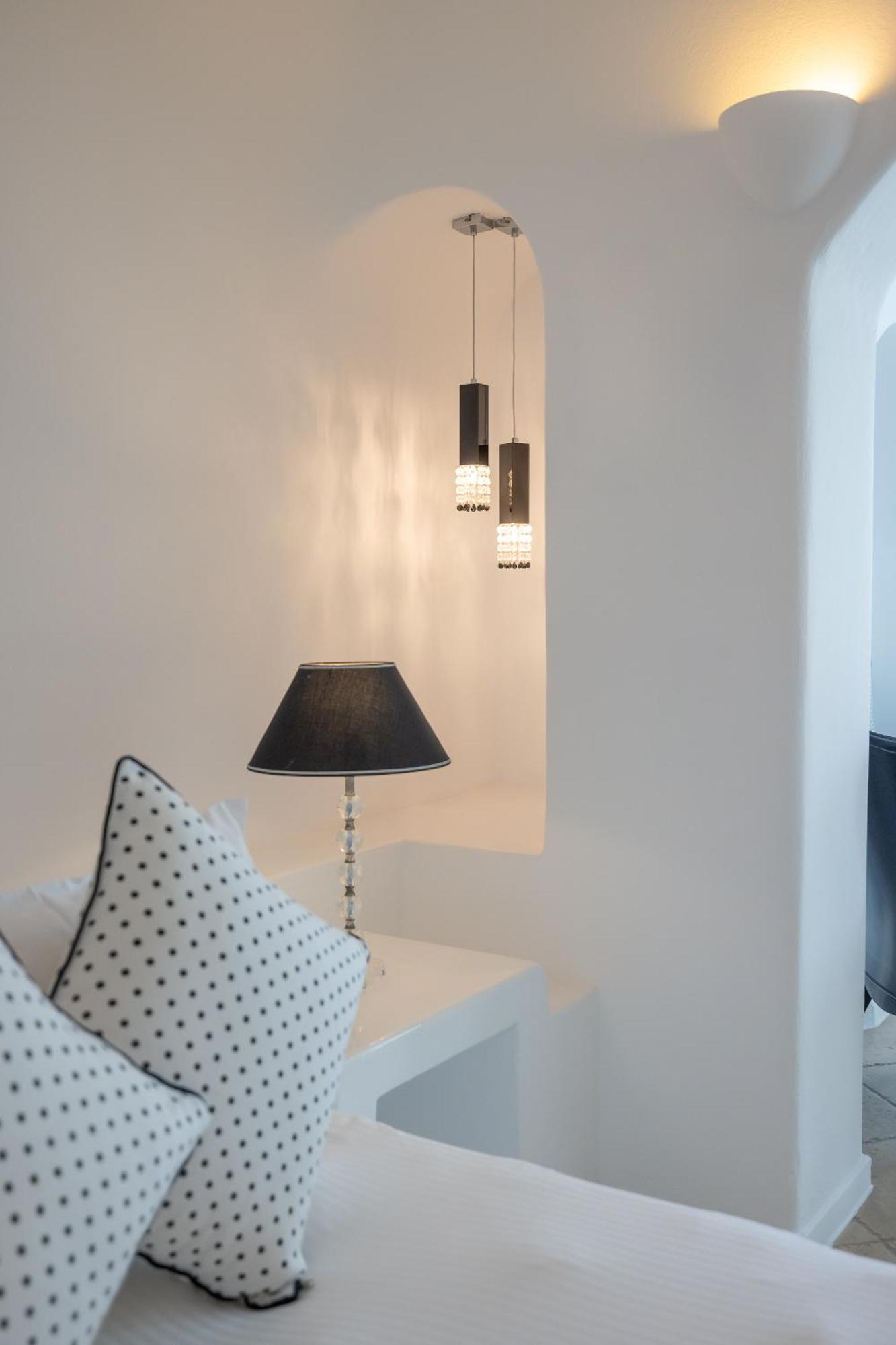 Above Blue 4* Imerovigli (Santorini)
